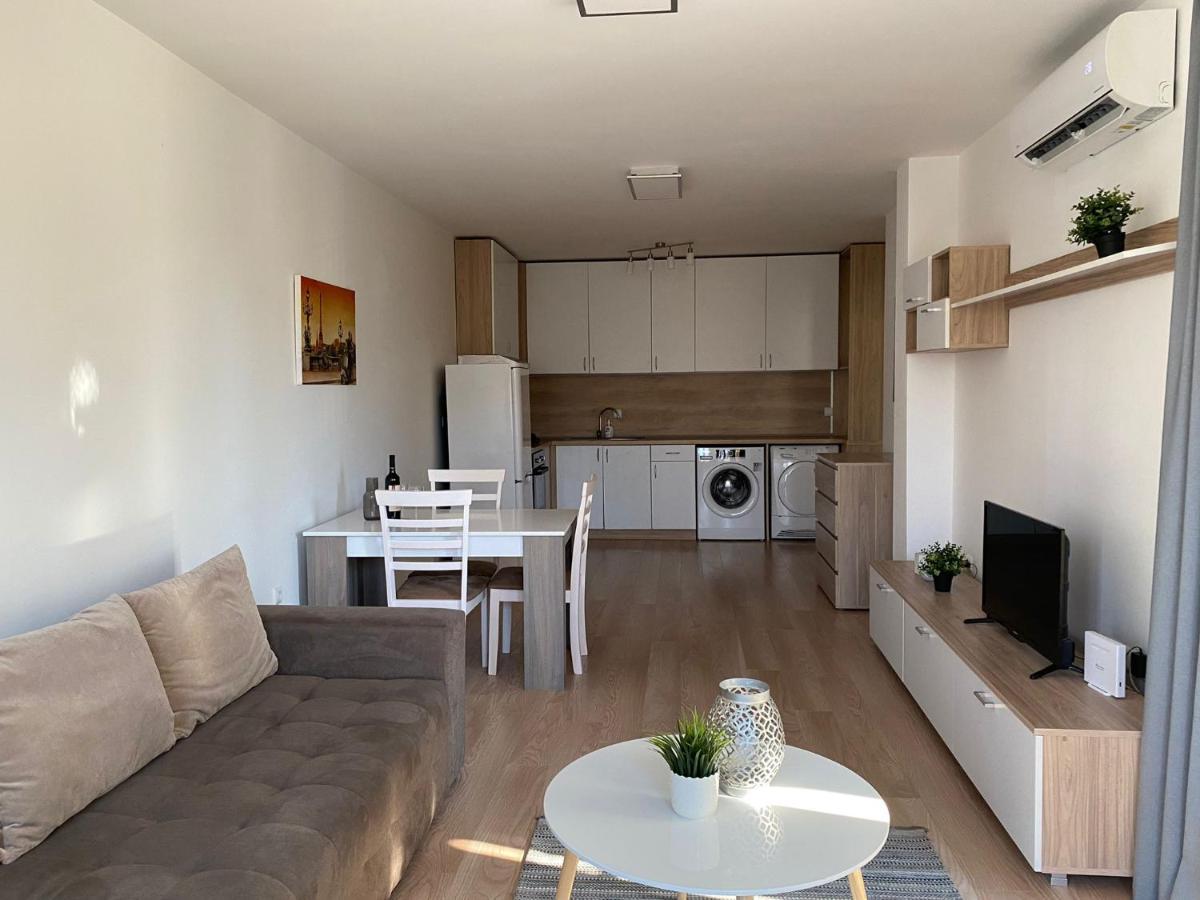 Brand New Apartment With Outdoor Swimming Pool Varna Exterior foto